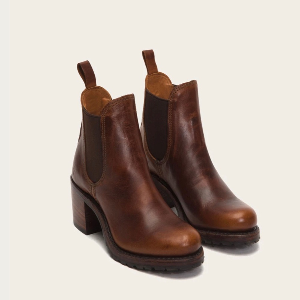 Frye Sabrina Chelsea Boots - Cognac